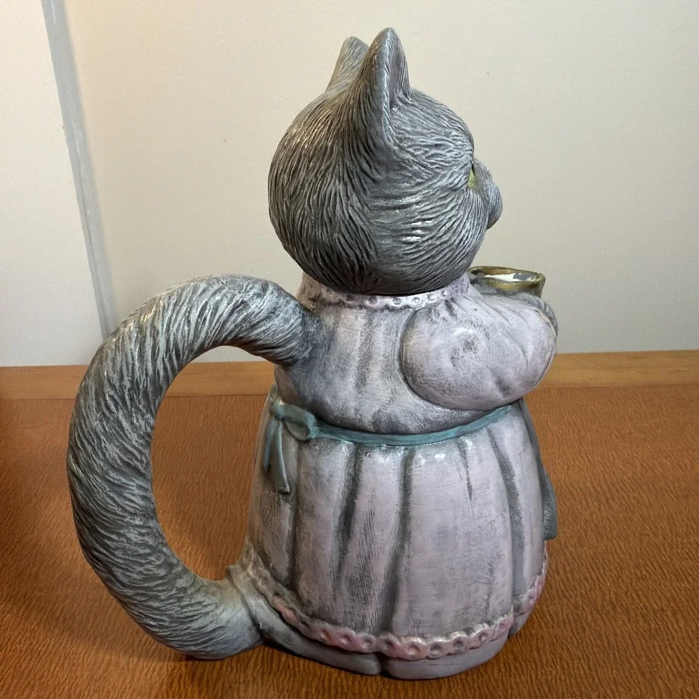 Vtg Mother Cat Ceramic Teapot Hand Painted 8